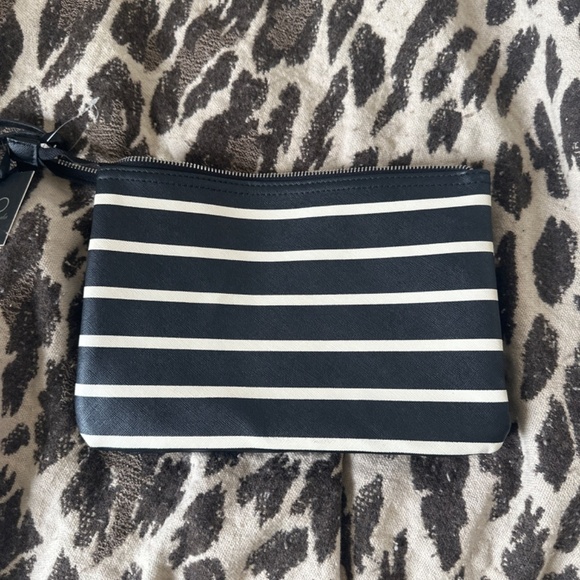 Striped Cosmetic Bag - multiple compartments - Picture 4 of 4